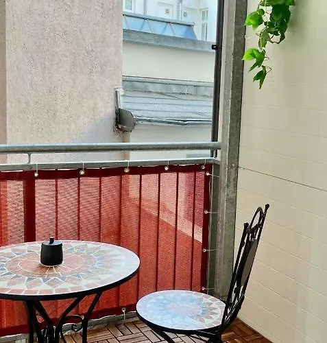 L&g's - Balcony - Close To Car Park